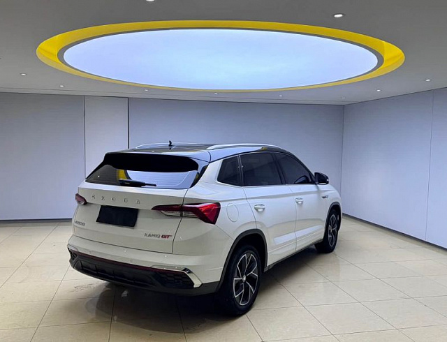 Skoda Kamiq 1.5 л 2023 г. Белый, пробег 30000 км