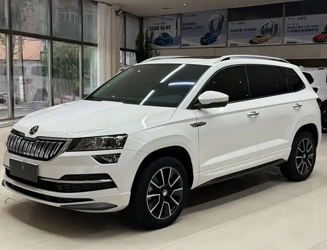 Skoda Karoq 1.4 л 2022 г. Белый, пробег 14000 км