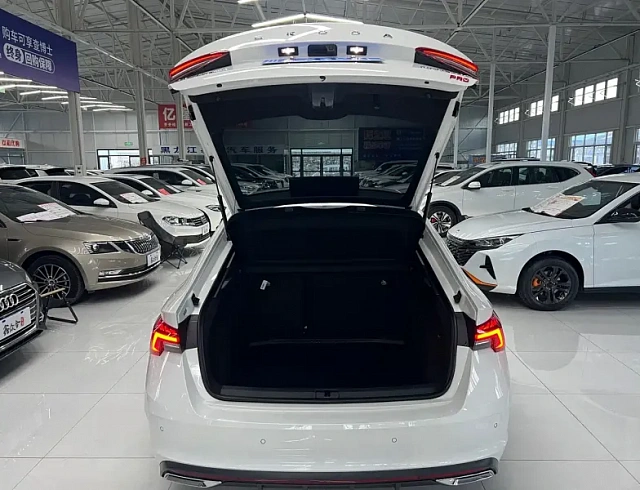 Skoda Octavia 1.4 л 2022 г. Белый, пробег 44000 км