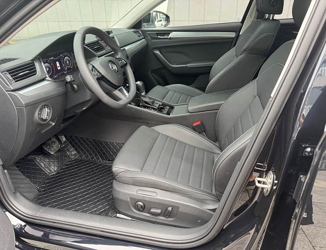 Skoda Superb 1.4 л 2024 г. Чёрный, пробег 15000 км