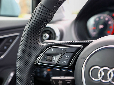 Audi Q2 серый 2025