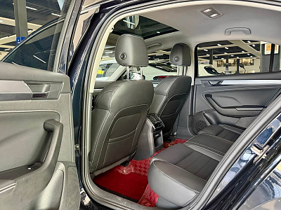 Skoda Superb 1.4 л 2023 г. Чёрный, пробег 22000 км