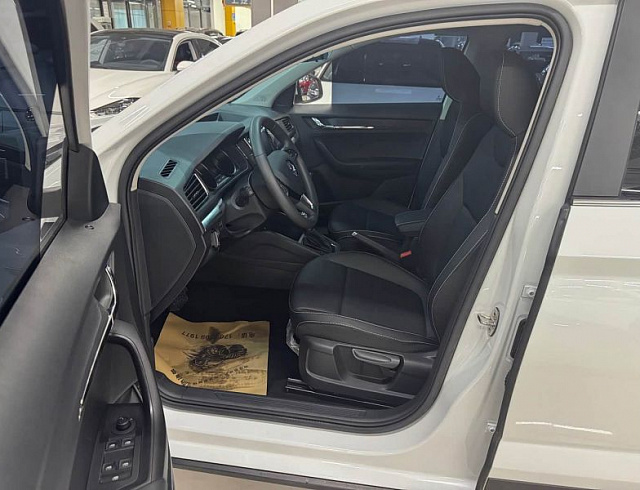 Skoda Kamiq 1.5 л 2023 г. Белый, пробег 5000 км