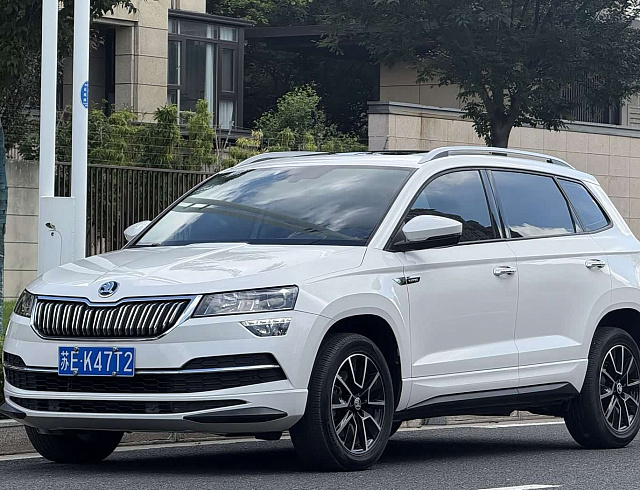 Skoda Karoq 1.4 л 2022 г. Белый, пробег 23000 км