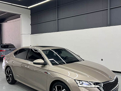 Skoda Octavia 1.4 л 2022 г. шампань/коричневый, пробег 21800 км
