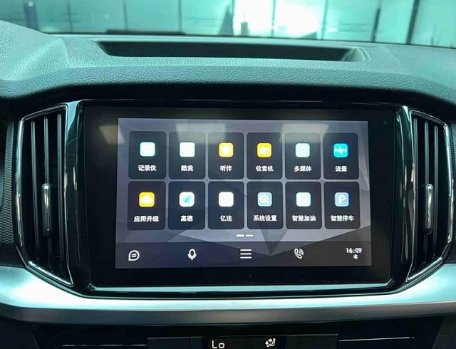 Skoda Kamiq 1.5 л 2024 г. Белый, пробег 3600 км