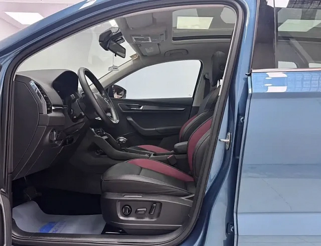 Skoda Karoq 1.4 л 2022 г. Голубой, пробег 34000 км