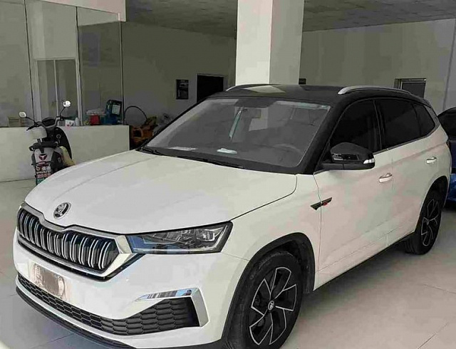 Skoda Kamiq 1.5 л 2023 г. Белый, пробег 29000 км