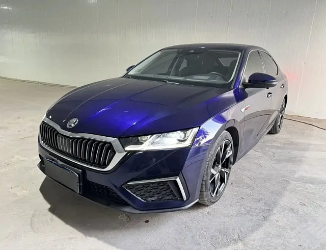 Skoda Octavia 1.4 л 2022 г. Голубой, пробег 30000 км