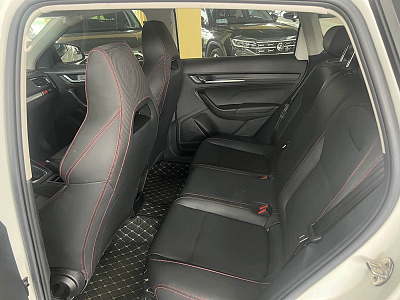 Skoda Kamiq 1.2 л 2023 г. Белый, пробег 13000 км