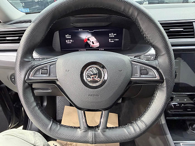 Skoda Superb 1.4 л 2024 г. Чёрный, пробег 9000 км