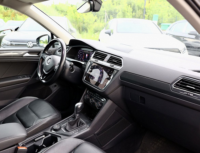 Volkswagen Tiguan серебро 2018