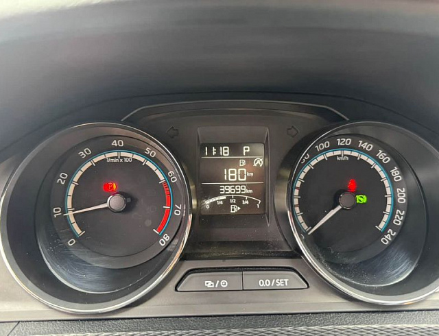 Skoda Kamiq 1.5 л 2022 г. шампань/коричневый, пробег 39000 км