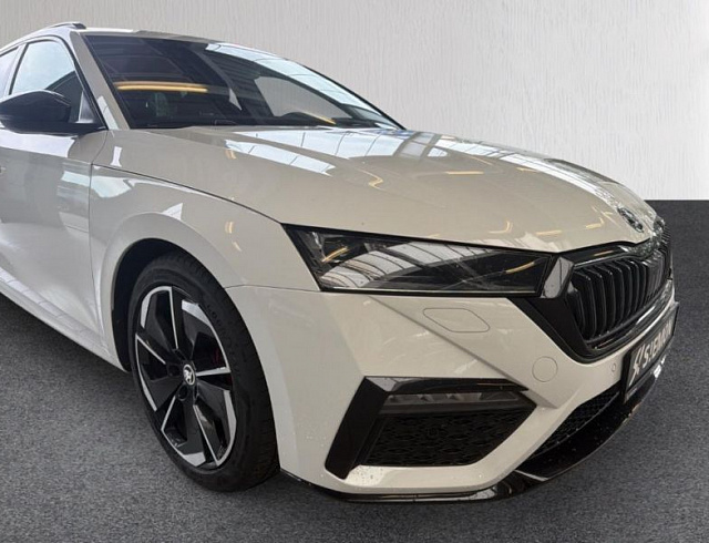 Skoda Octavia 2023 г. Белый, пробег 58067 км
