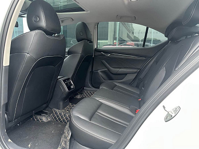 Skoda Octavia 1.4 л 2024 г. Белый, пробег 17000 км