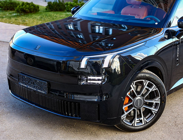 Lynk & Co 900 черный 2025