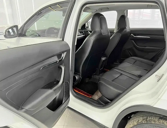 Skoda Kamiq 1.5 л 2023 г. Белый, пробег 33000 км