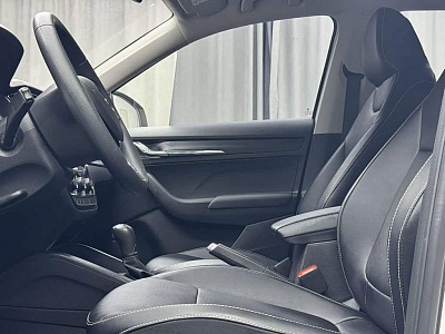 Skoda Kamiq 1.5 л 2022 г. Белый, пробег 50000 км