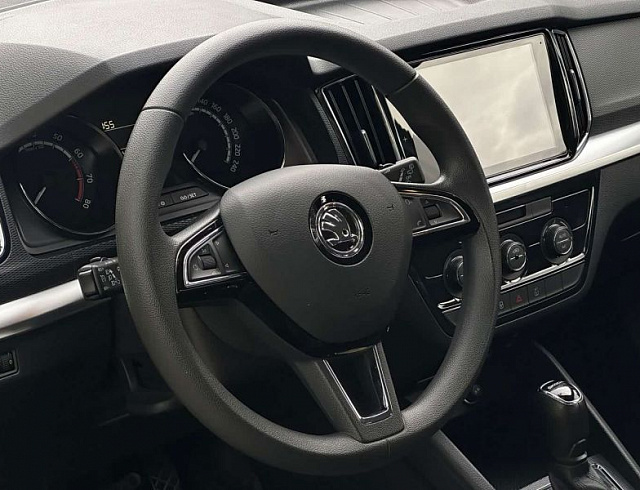 Skoda Kamiq 1.5 л 2024 г. Белый, пробег 21000 км