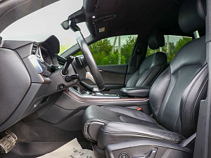 Audi Q8 белый 2018