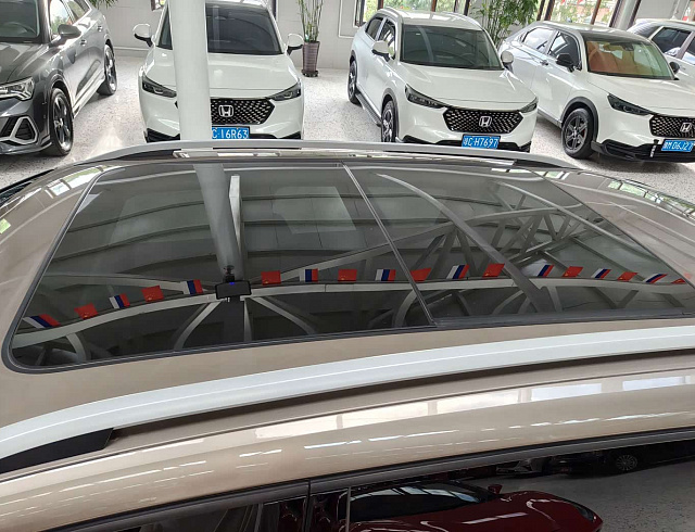 Skoda Karoq 1.4 л 2023 г. шампань/коричневый, пробег 18000 км