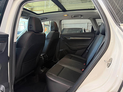Skoda Karoq 1.4 л 2023 г. Белый, пробег 27000 км