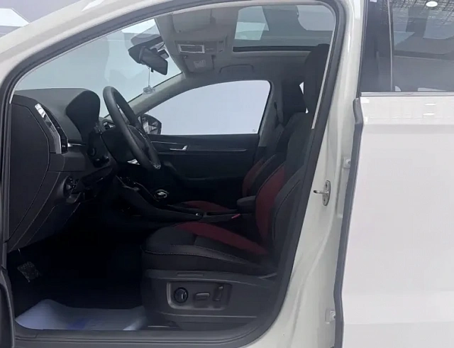 Skoda Karoq 1.4 л 2022 г. Белый, пробег 41000 км
