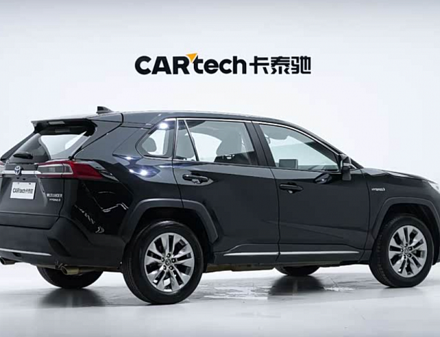 Toyota Wildlander Dual Engine