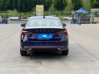 Skoda Octavia 1.4 л 2022 г. Голубой, пробег 43000 км