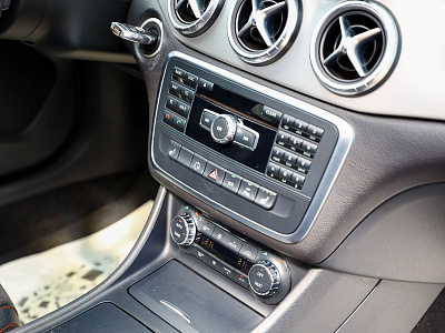 Mercedes-Benz CLA белый 2013