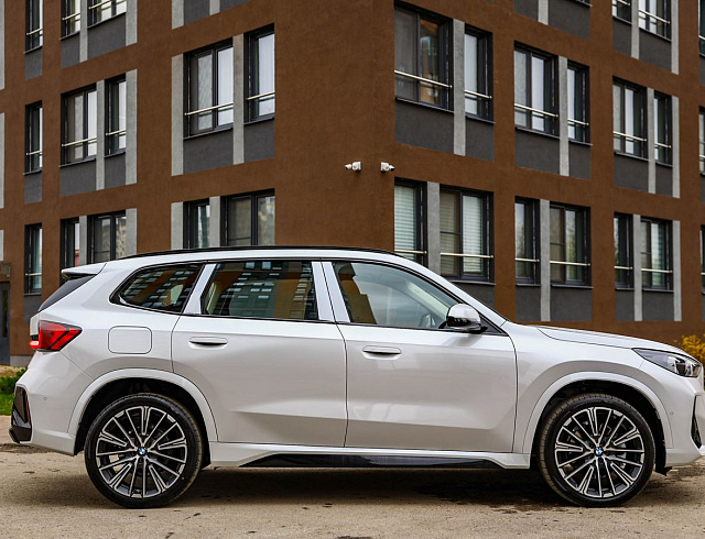 BMW X1 белый 2026