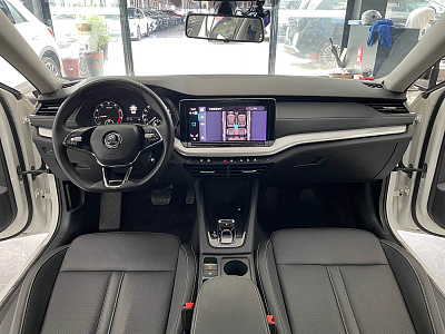 Skoda Octavia 1.4 л 2022 г. Белый, пробег 38000 км