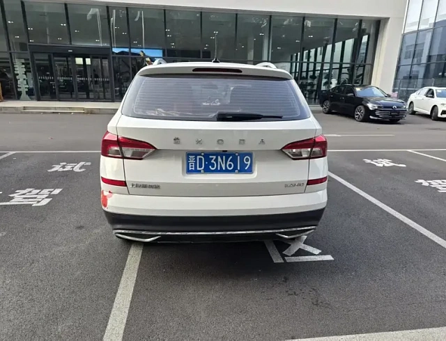 Skoda Kamiq 1.5 л 2022 г. Белый, пробег 19200 км