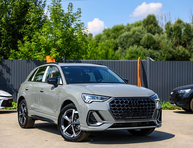 Audi Q3 серый 2026