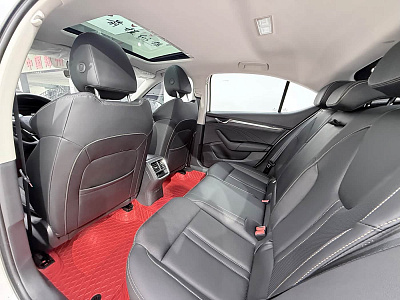 Skoda Octavia 1.4 л 2022 г. Белый, пробег 14000 км