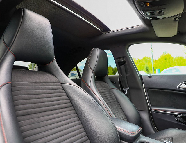 Mercedes-Benz CLA белый 2013