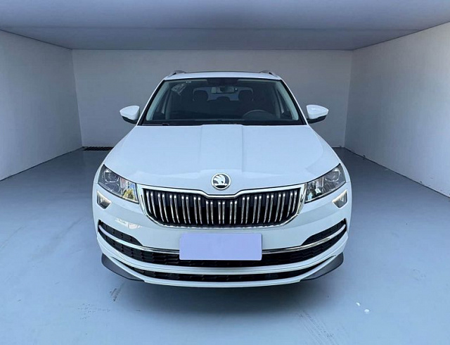 Skoda Karoq 1.4 л 2023 г. Белый, пробег 33000 км