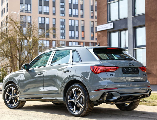 Audi Q3 серый 2025