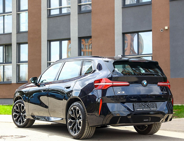 BMW X3 черный 2025