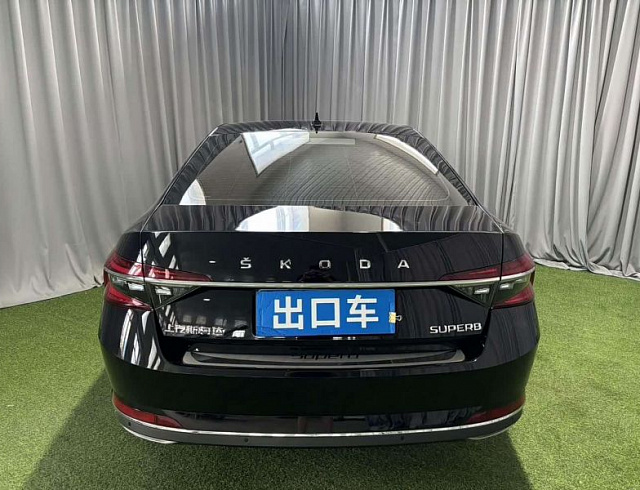 Skoda Superb 1.4 л 2023 г. Чёрный, пробег 18000 км
