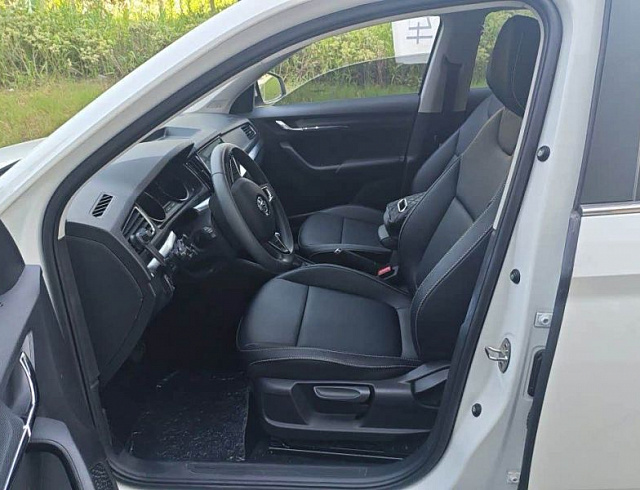 Skoda Kamiq 1.5 л 2022 г. Белый, пробег 10300 км