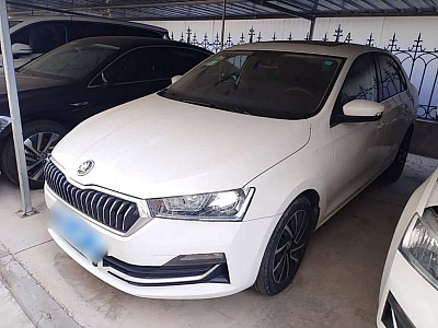 Skoda Rapid 1.5 л 2022 г. Белый, пробег 43500 км