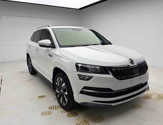 Skoda Karoq 1.4 л 2022 г. Белый, пробег 12900 км