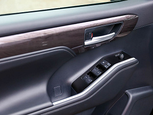 Toyota Highlander черный 2026