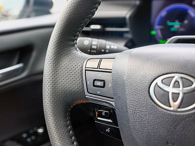 Toyota Camry белый 2026