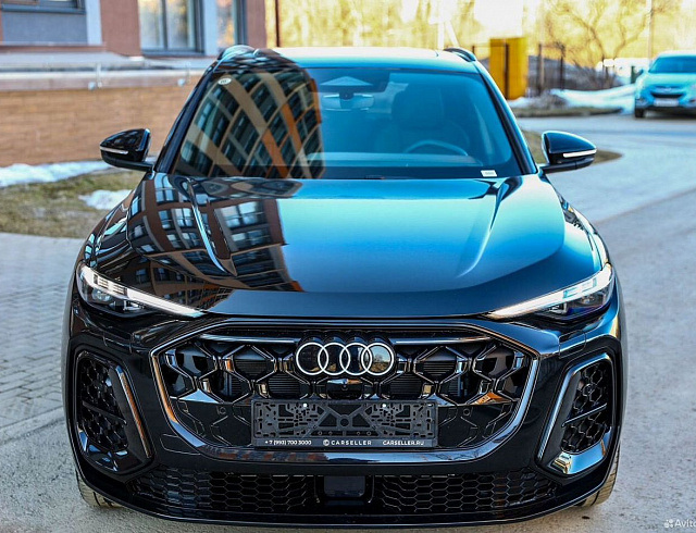 Audi Q5 черный 2025