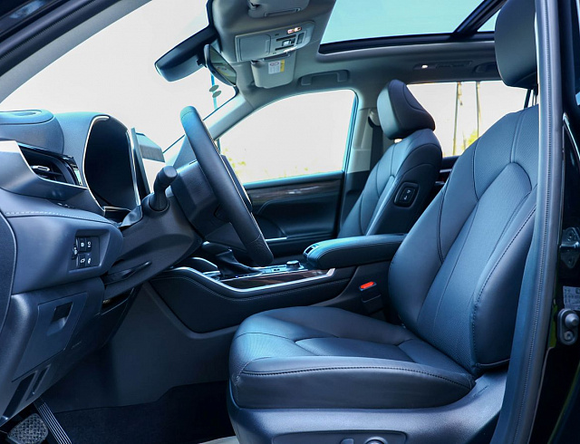 Toyota Highlander черный 2026