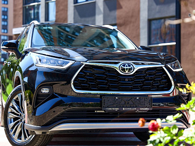 Toyota Highlander черный 2026