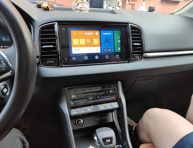 Skoda Karoq 1.4 л 2023 г. шампань/коричневый, пробег 20700 км