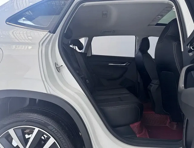 Skoda Kamiq 1.5 л 2022 г. Белый, пробег 22000 км